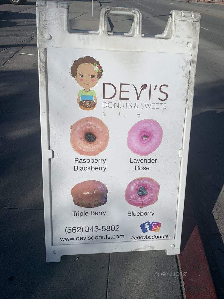 Devis Donuts and Sweets - Long Beach, CA